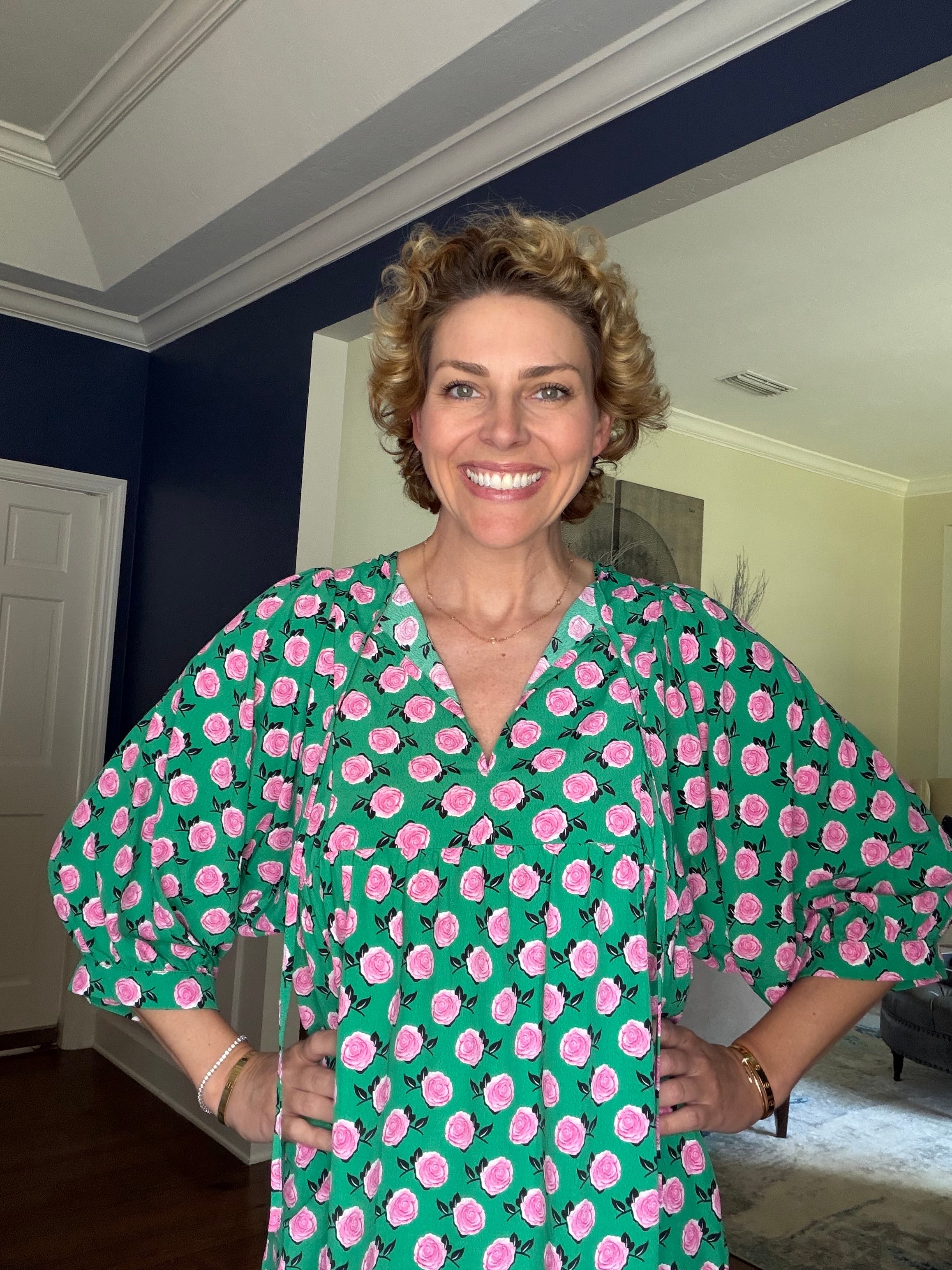 Miduo Green & Pink Floral puff sleeved dress Size Medium