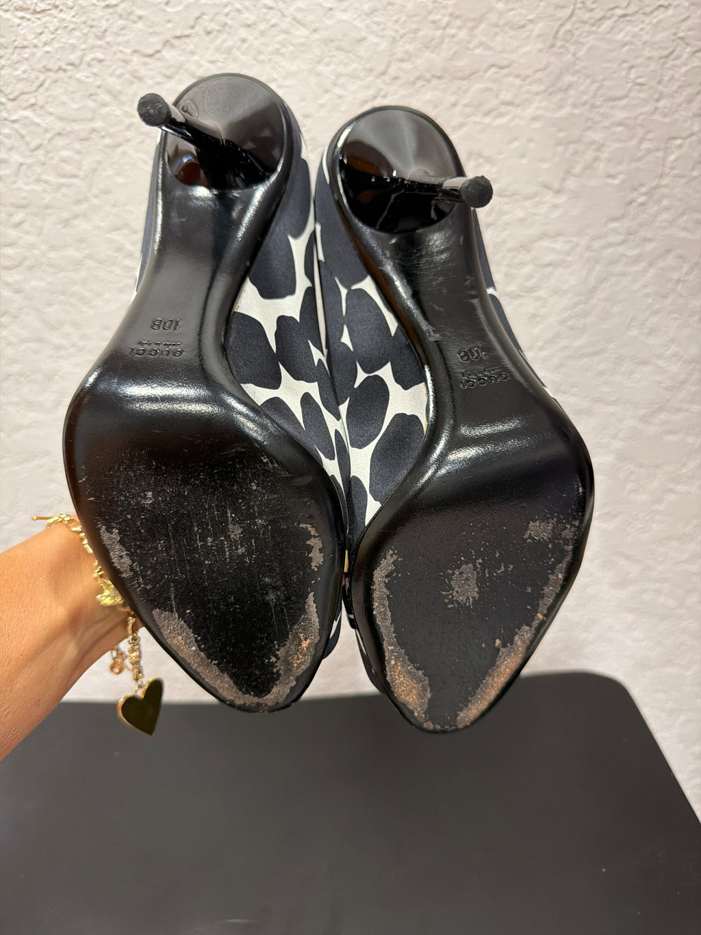 Gucci Horse bit Satin Pumps - size 10B
