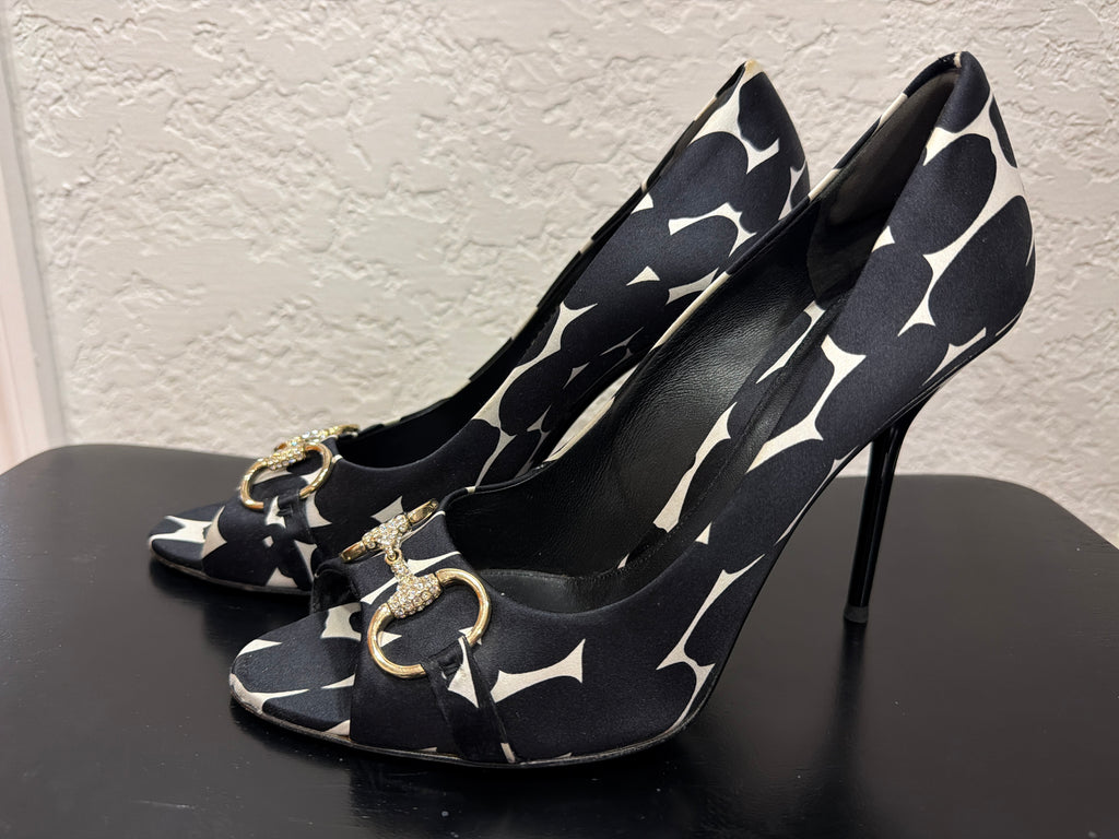 Gucci Horse bit Satin Pumps - size 10B