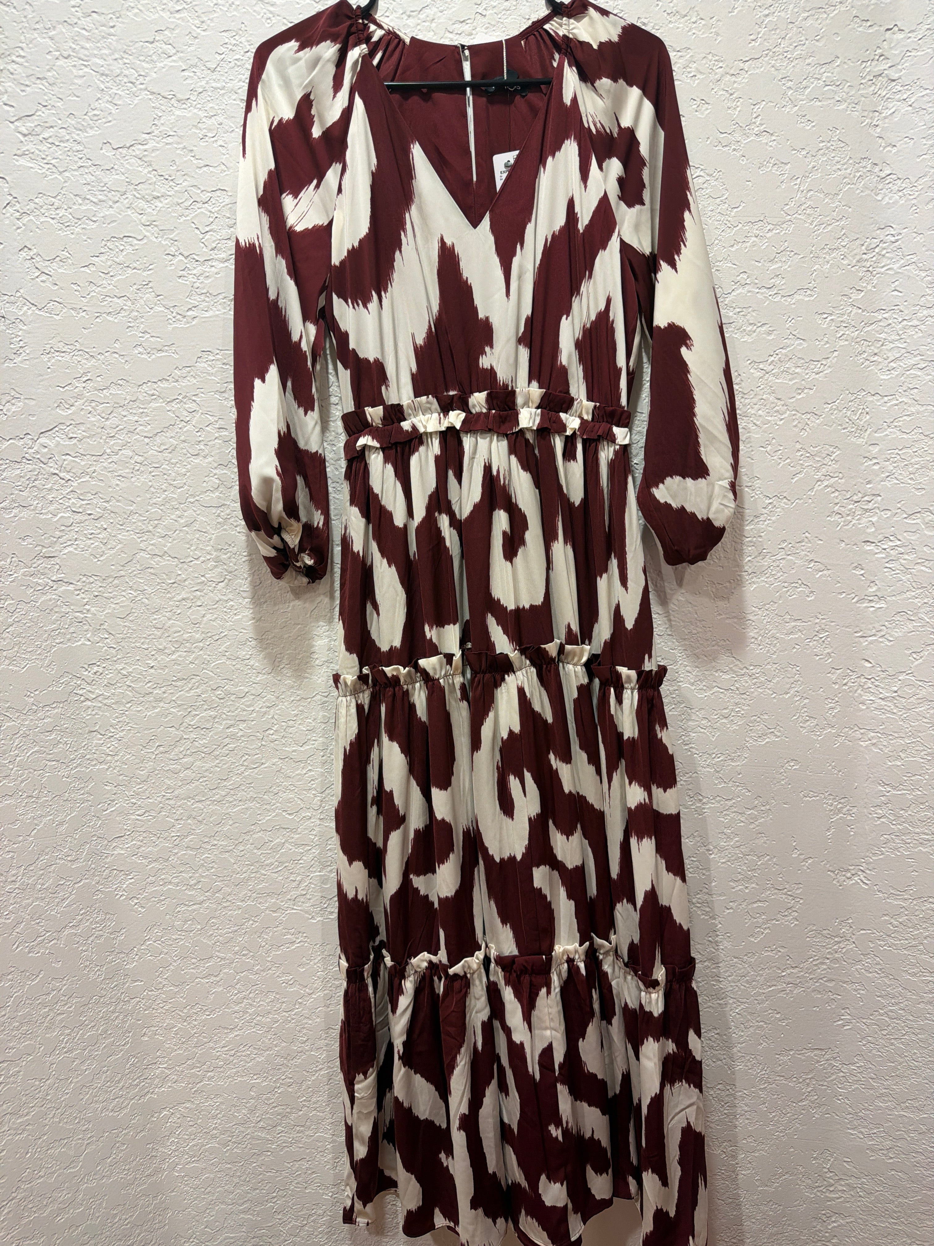 Express NWT V-neck Long sleeved Maxi Dress Size Small