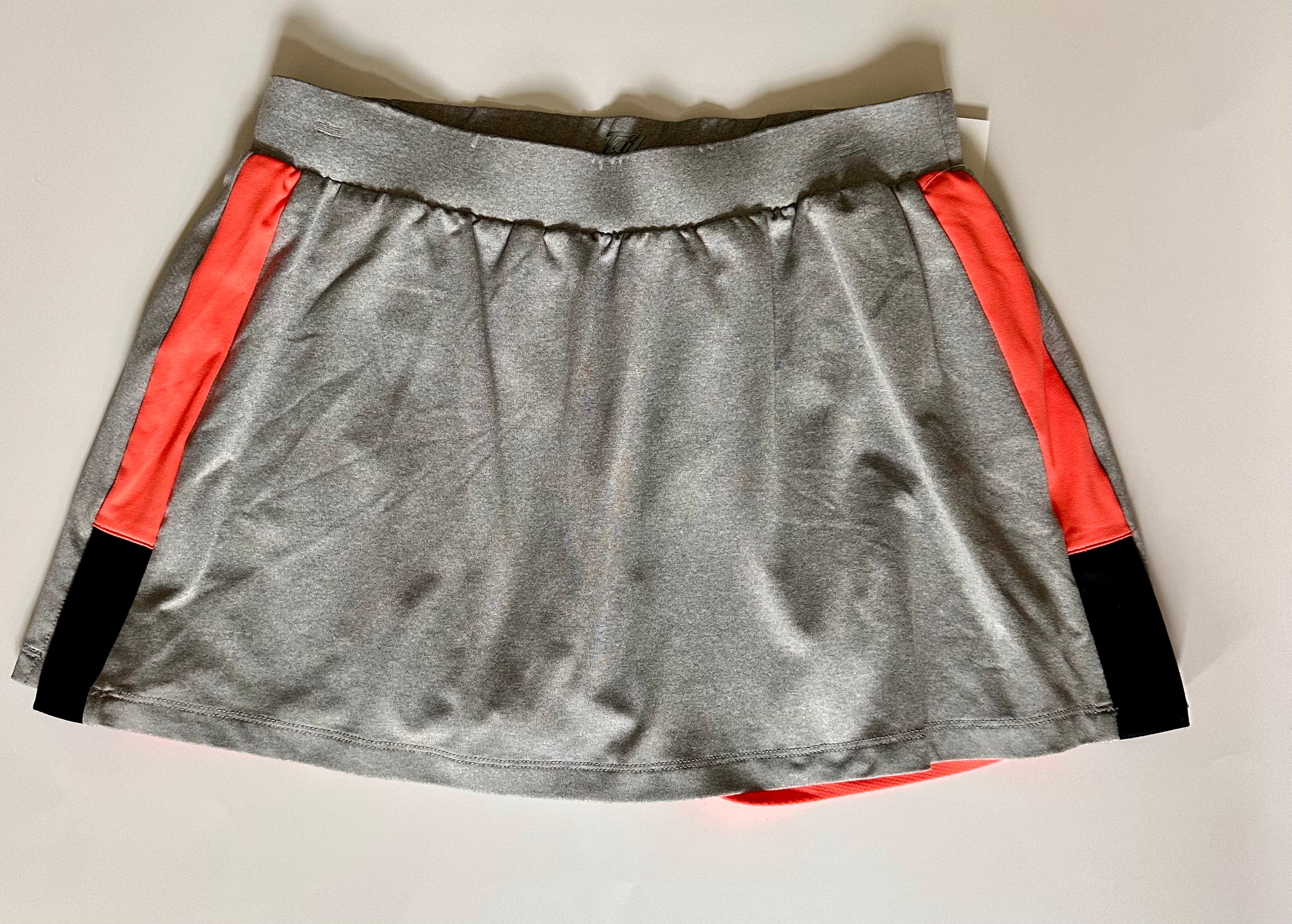 TAIL TENNIS SKIRT (medium) gray/orange
