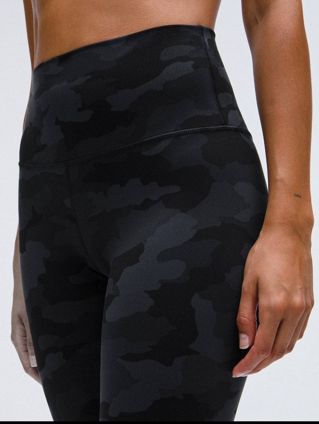 LULULEMON ALIGN LEGGINGS (size 4)