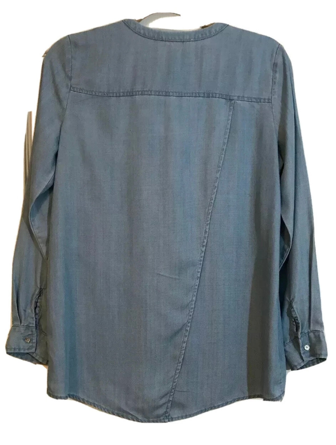 Two by Vince Camuto Chambray Top- size Medium