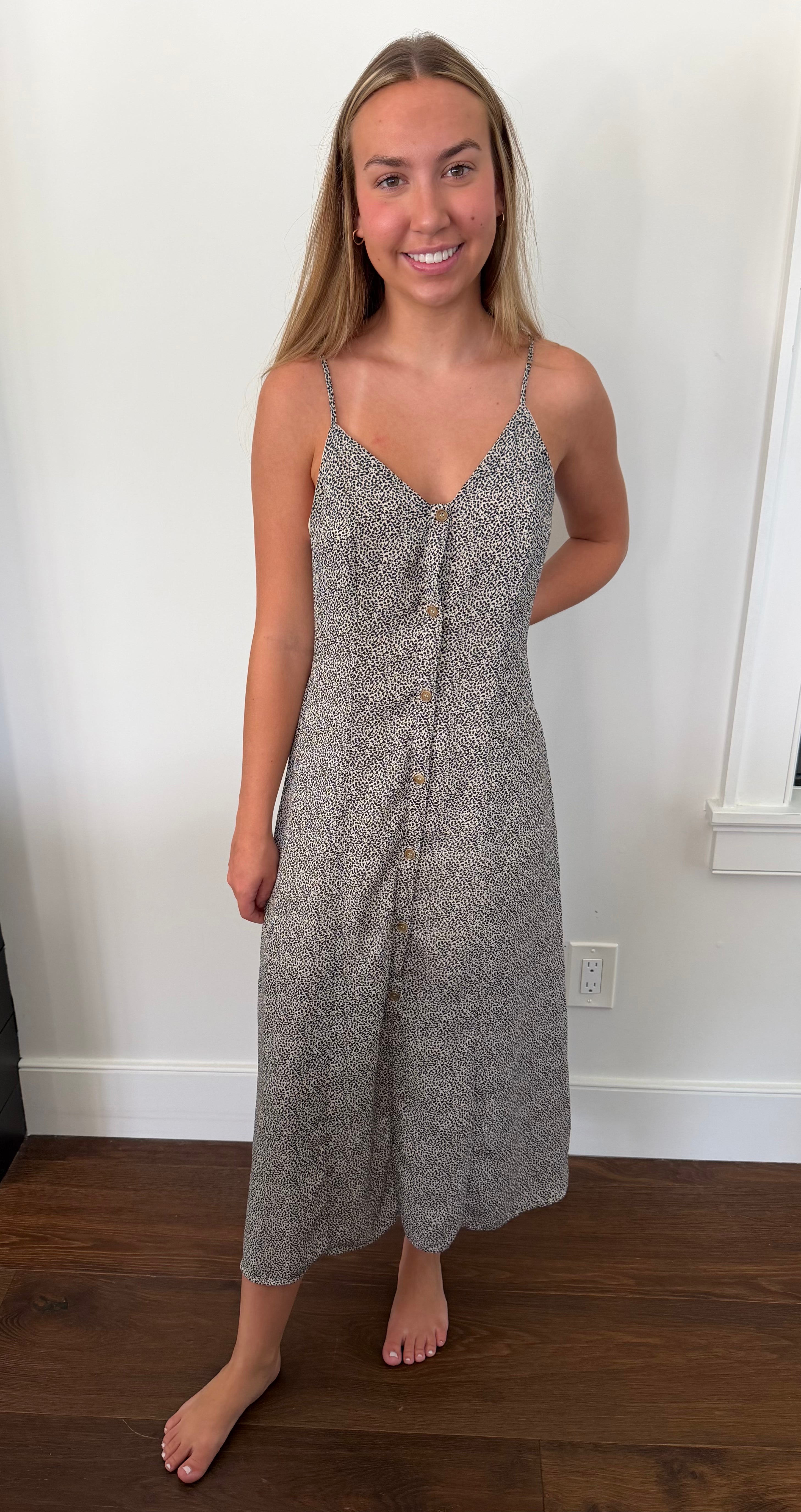 Sienna Sky Button Down Midi Dress - size small
