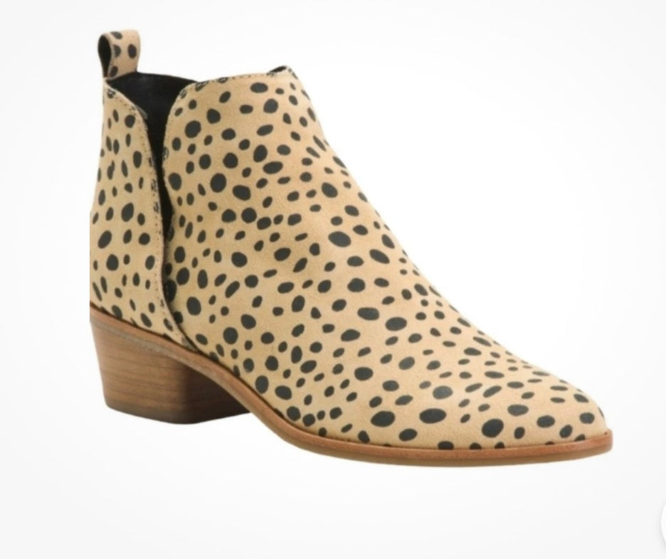 Dolce Vita Sonni Leopard Calf Hair Booties - size 9.5