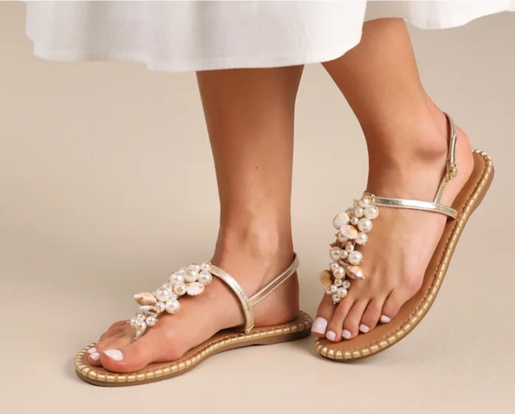 Jessica Simpson Bryella Shell Sandals NWOT - size 9.5