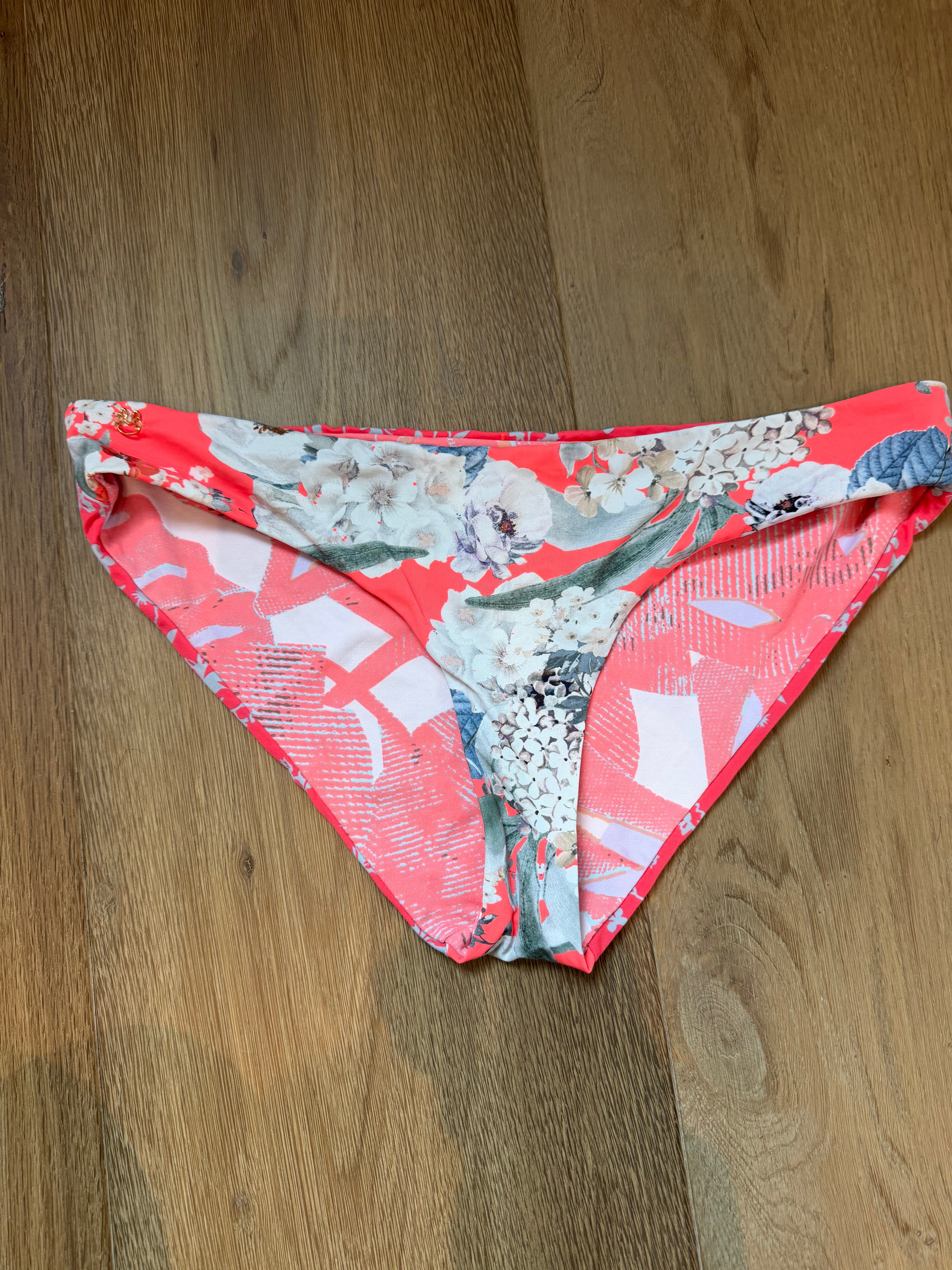 Maaji Bottoms - size M/L