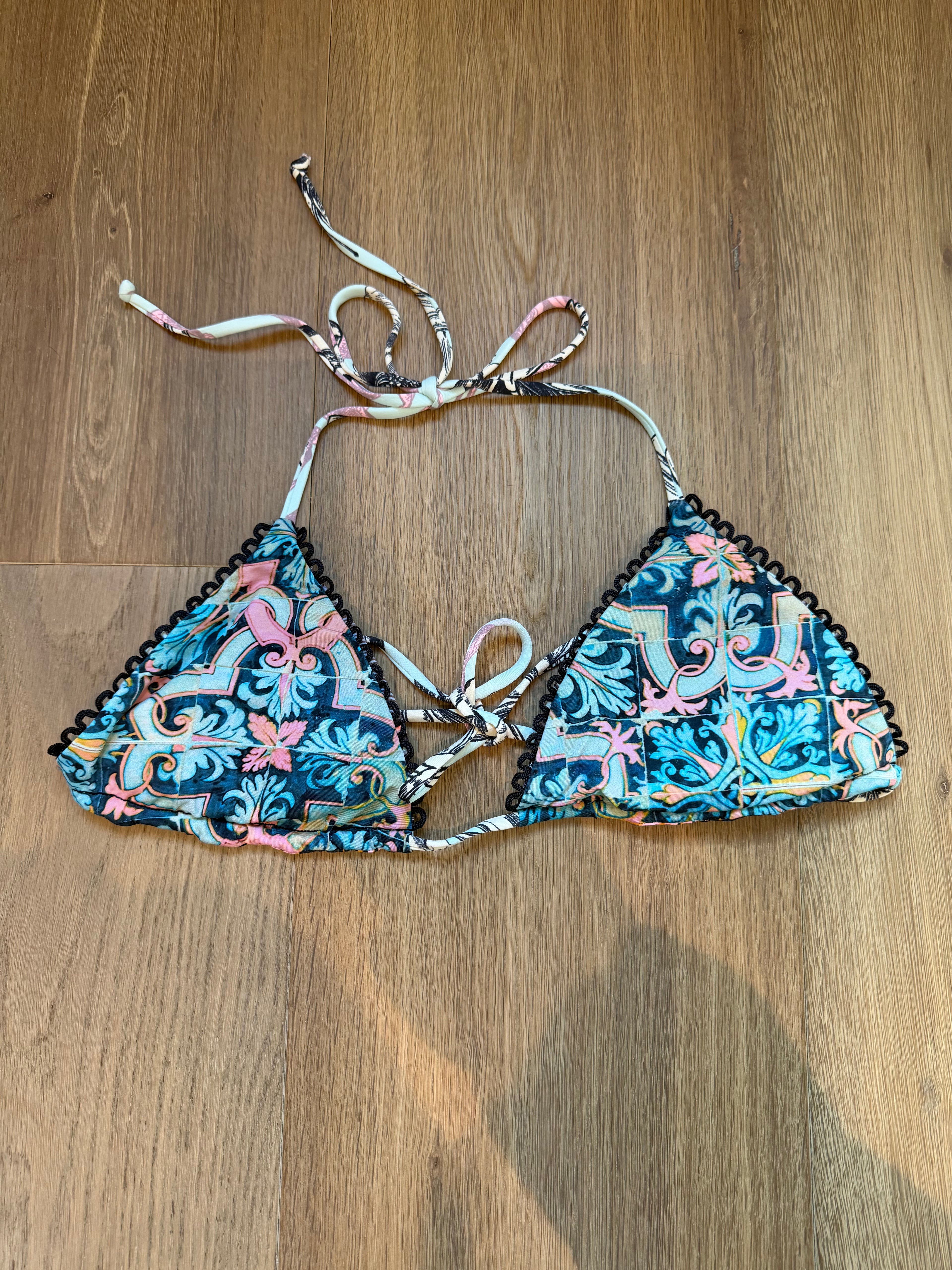 Maaji Triangle Top - size S/M