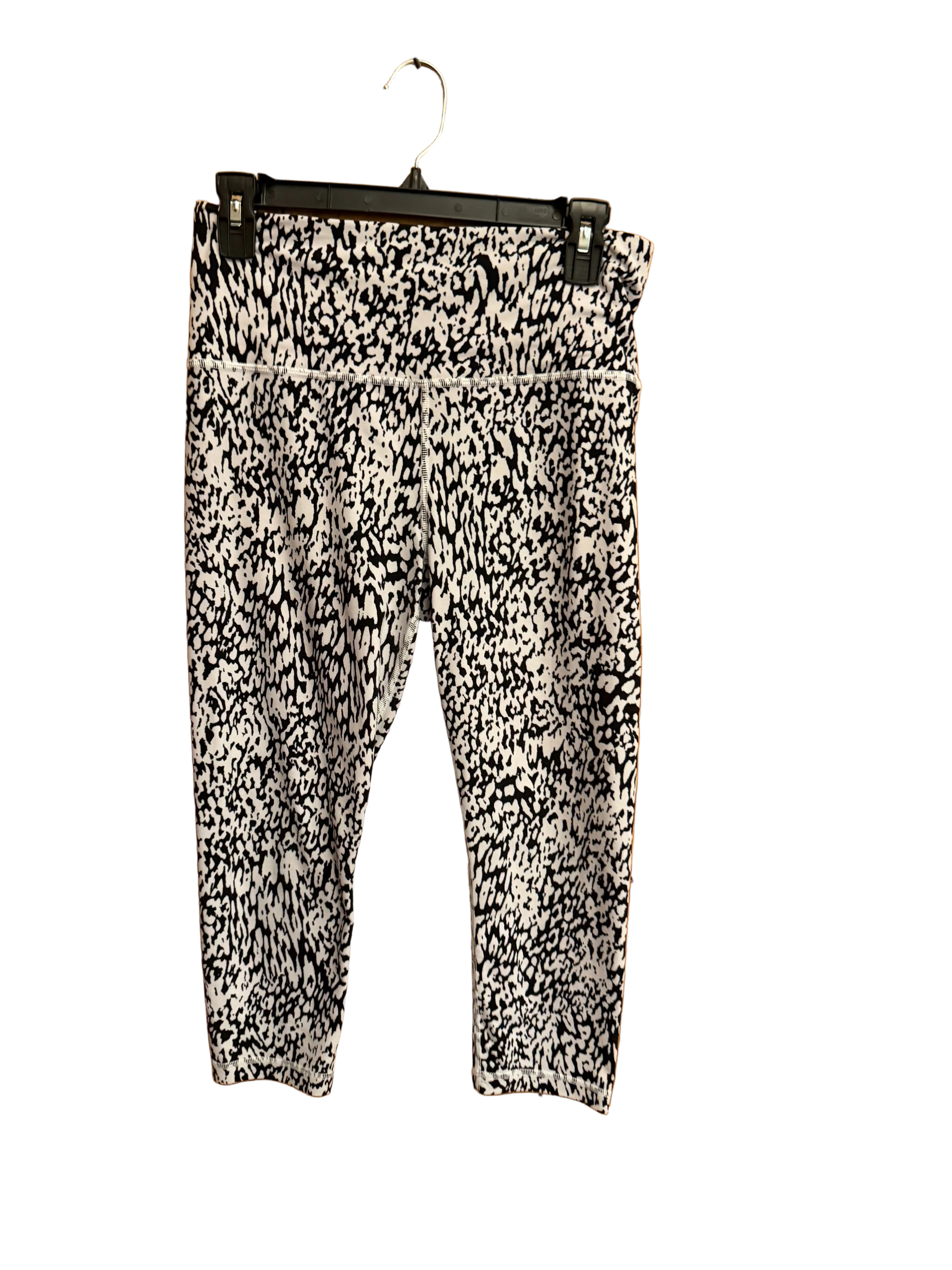 Athleta Printed Crop Leggings 20" - size medium (black/white)