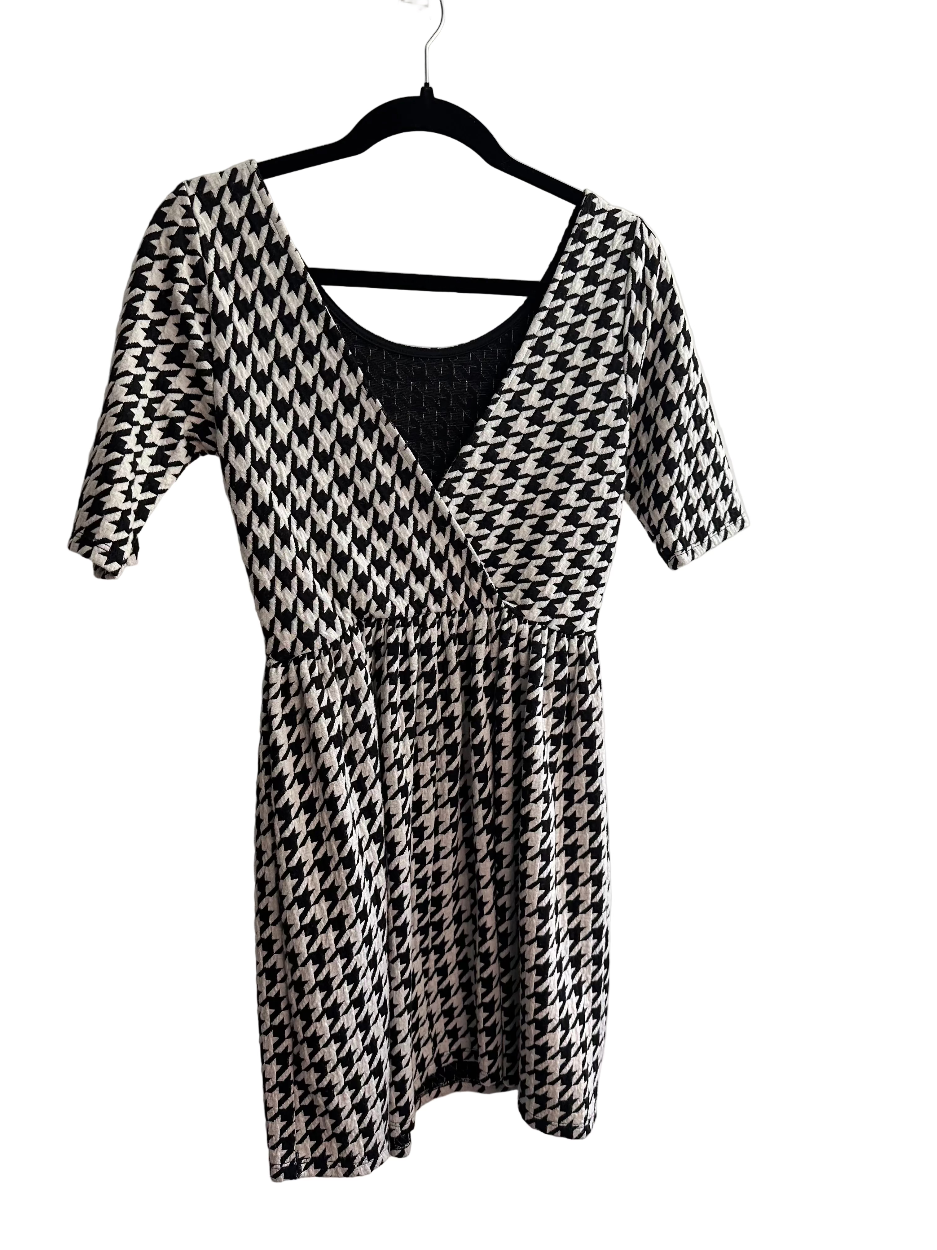 Yett Houndstooth Dress- size small